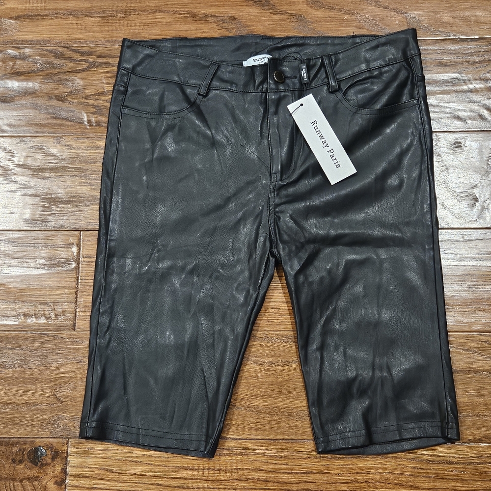 NWT Runway Paris Women's PU Leather Shorts, Black - Size Medium